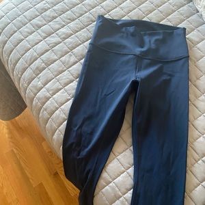 Lululemon 23” navy blue wunder under legging-size 8